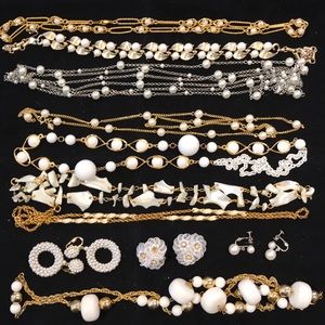 Bulk lot of vintage costume jewelry- wholesale